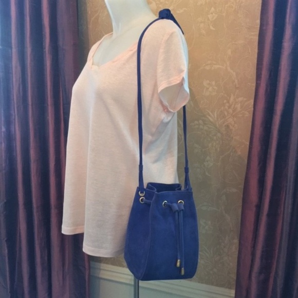 DONNA KARAN blue suede cross body bucket bag - Picture 3 of 6